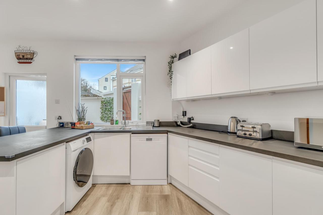 Park House - Very Spacious 4 Bed House, Games Room, Free Netflix, Close To Argyle, In The Heart Of Plymouth - Dogs Welcome - Hosted By Absolute Accommodation Плаймаут Экстерьер фото