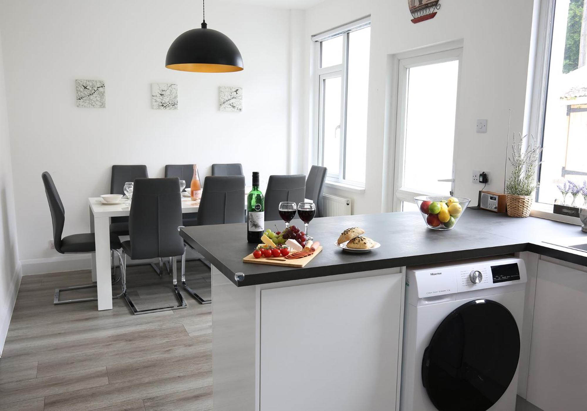 Park House - Very Spacious 4 Bed House, Games Room, Free Netflix, Close To Argyle, In The Heart Of Plymouth - Dogs Welcome - Hosted By Absolute Accommodation Плаймаут Экстерьер фото